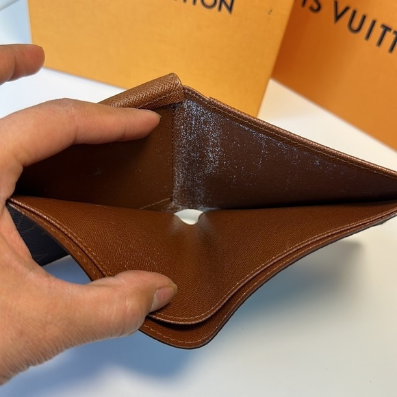 Louis Vuitton Portefeuille Marco Wallet - Picture 8 of 13